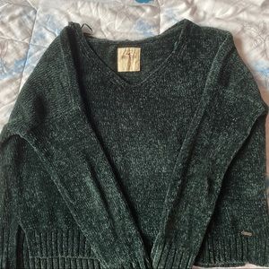 hollister green sweater